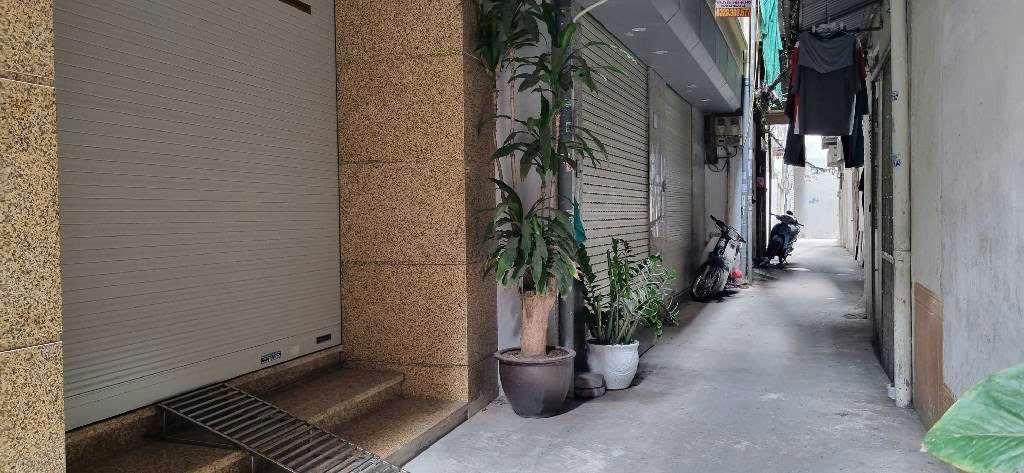 Sở Hữu Ngay Nhà 5 Tầng Trung Kính, 46m2 - Giá Cực Tốt Chỉ 8.3 Tỷ!